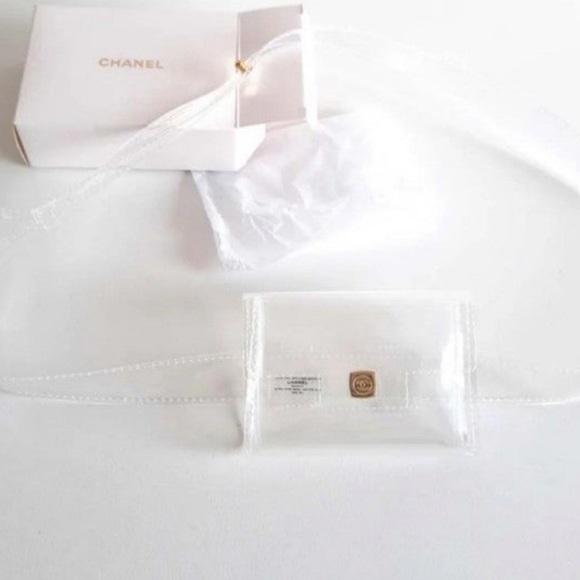 New in box RARE Chanel clear belt bag with logo buckle. Never used! - Picture 5 of 6